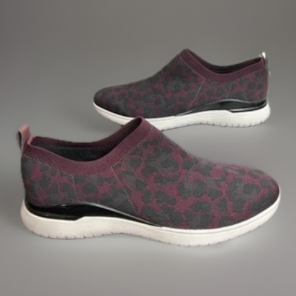 Rockport Total Motion Women Burgundy Leopard Knit Slip On Sneakers Sz 8 - Picture 5 of 8
